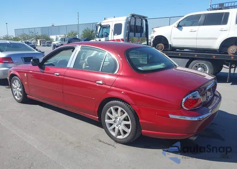 2000 Jaguar S-Type 4.0L V8 from USA, damaged, VIN SAJDA01D1YGL57692